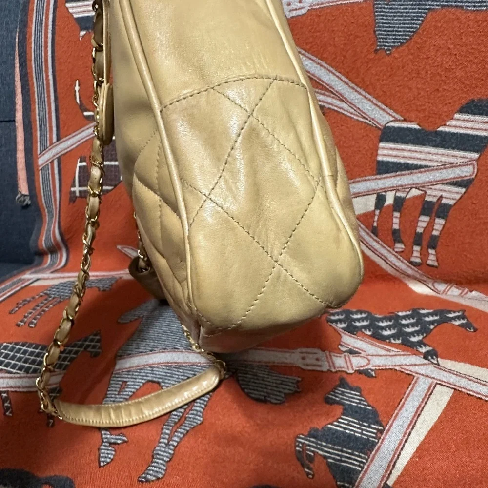 CHANEL❤️🌟 1072727 VINTAGE TAN QUILTED LAMBSKIN ALL LEATHER TOTE BAG⭐️ - Picture 4 of 12